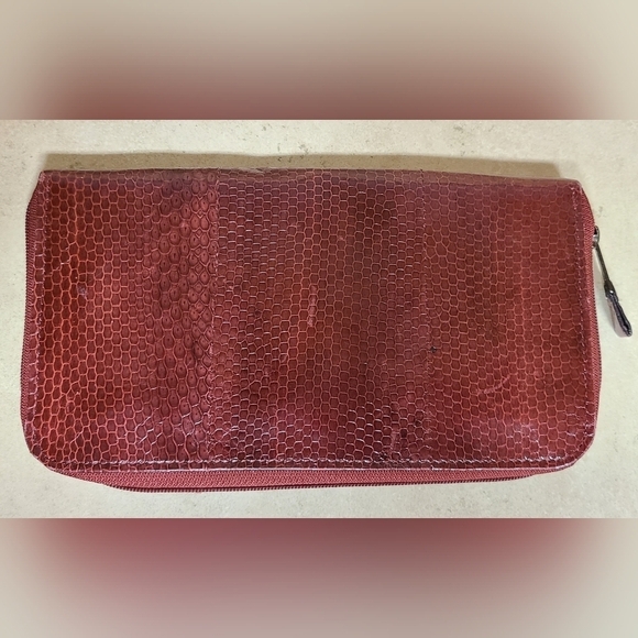 Lee Sands Hawaii Genuine Snake Skin Red Zip Wallet - Picture 1 of 7